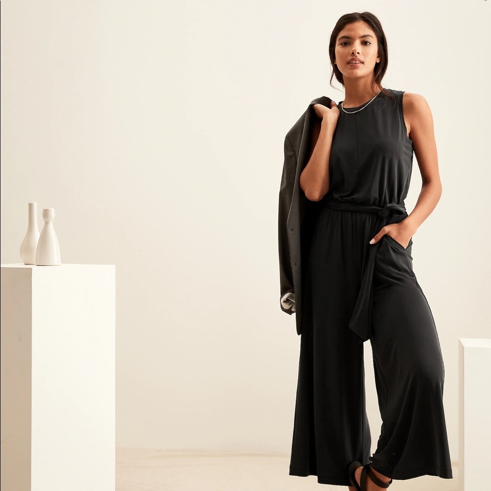 ✨ BANANA REPUBLIC JUMPSUIT ✨